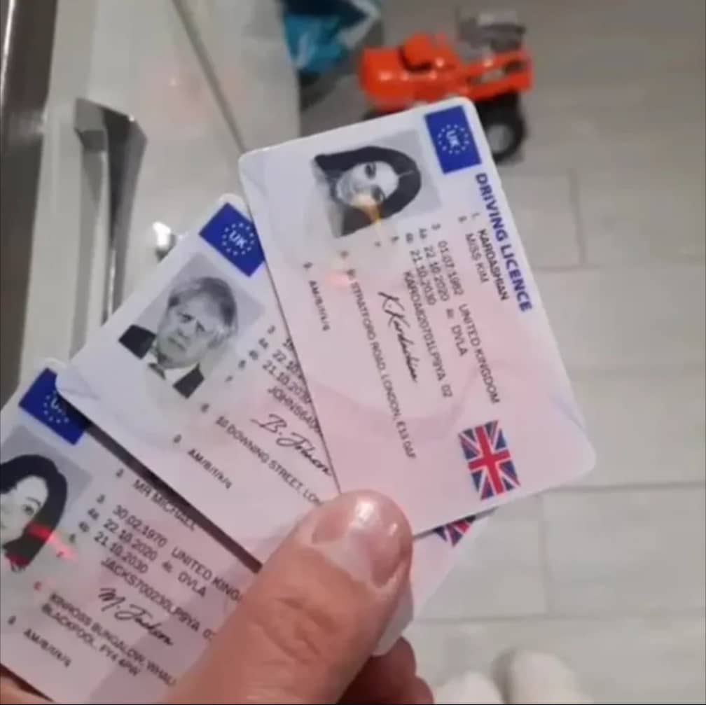 Checklist for UK driving licence renewal and over 70 renewal assistance by GLOBAL PASS